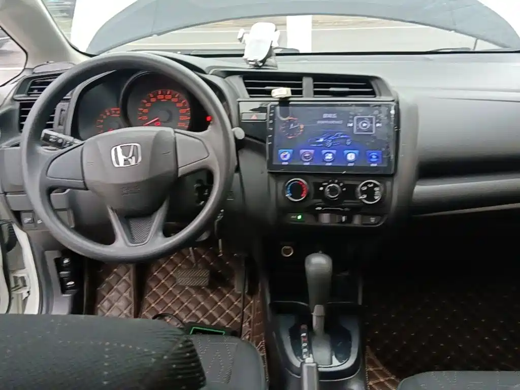 Honda Fit — фото 9