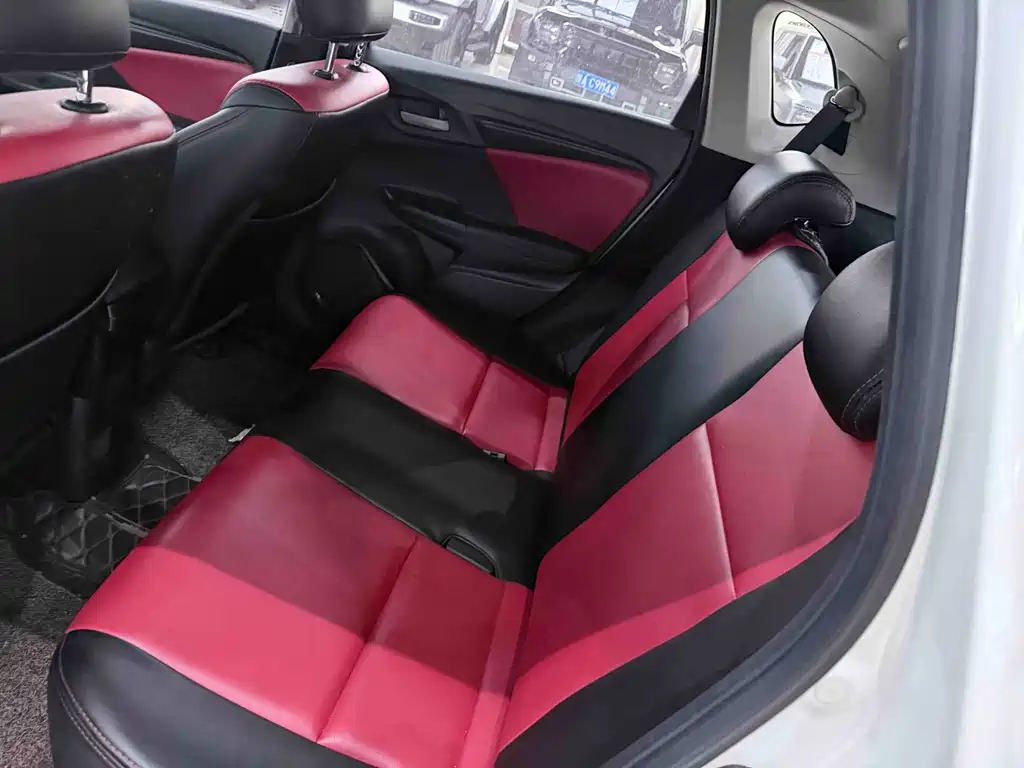Honda Fit — фото 5