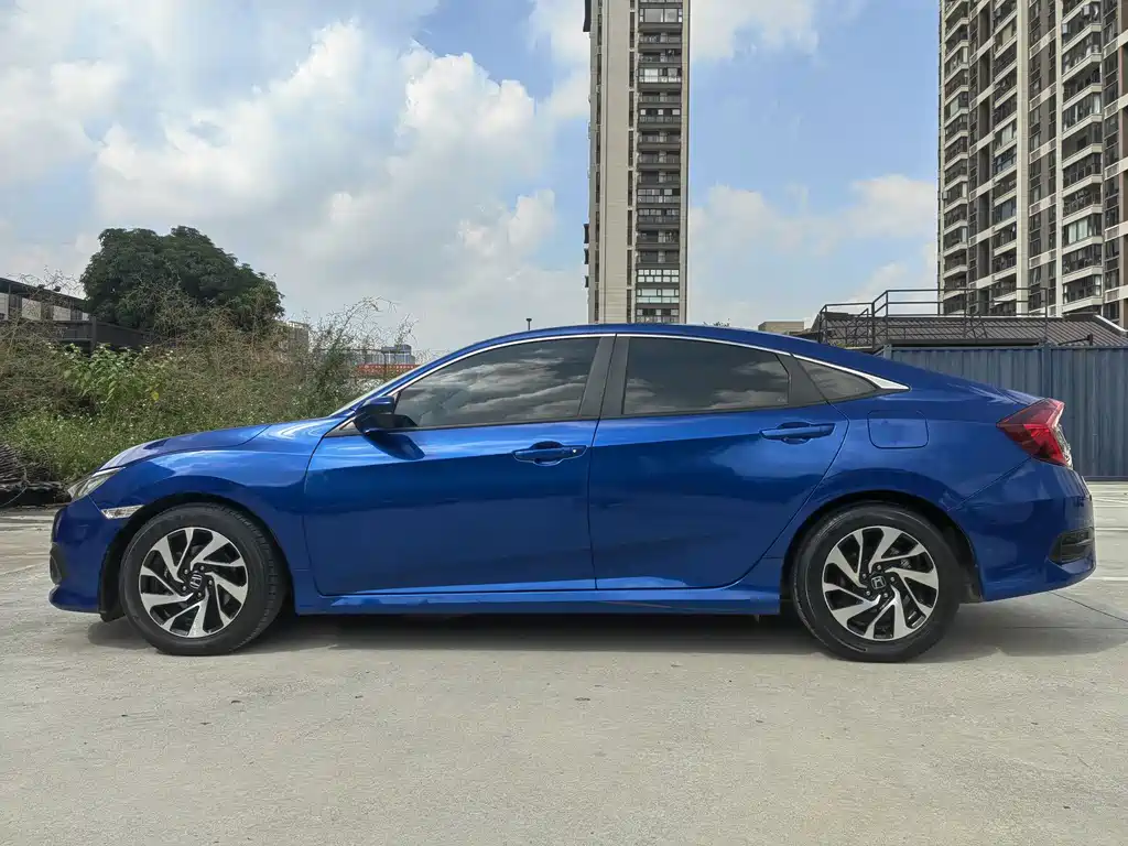 Honda Civic — фото 6
