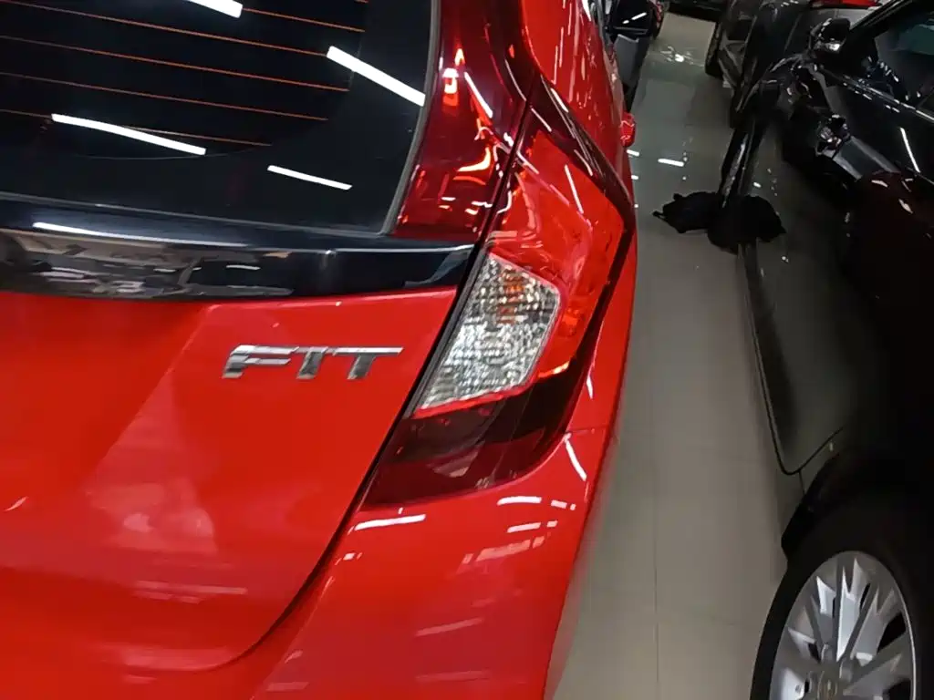 Honda Fit — фото 7
