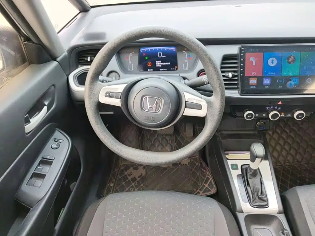 Honda Fit — фото 10