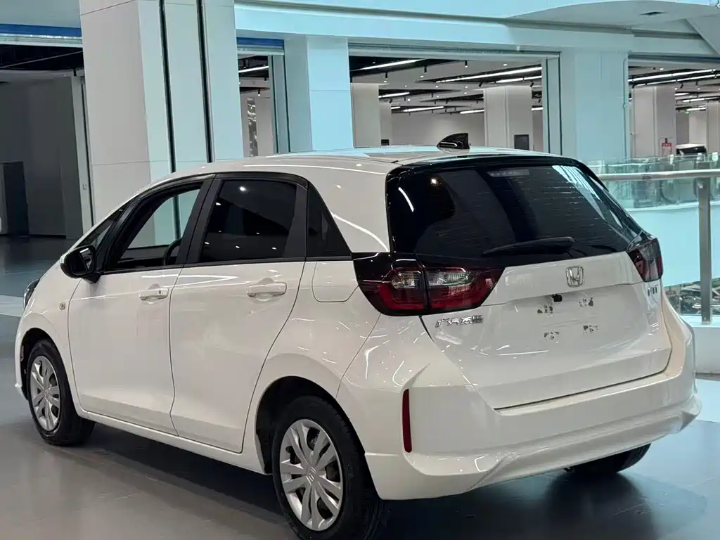 Honda Fit — фото 5