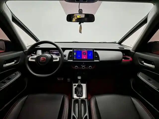 Honda Fit — фото 11