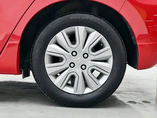 Honda Fit — фото 7