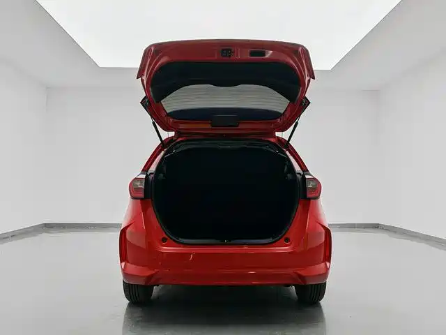 Honda Fit — фото 10