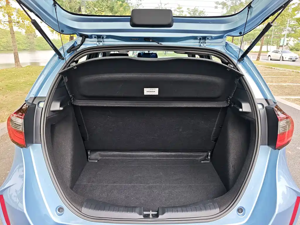 Honda Fit — фото 11