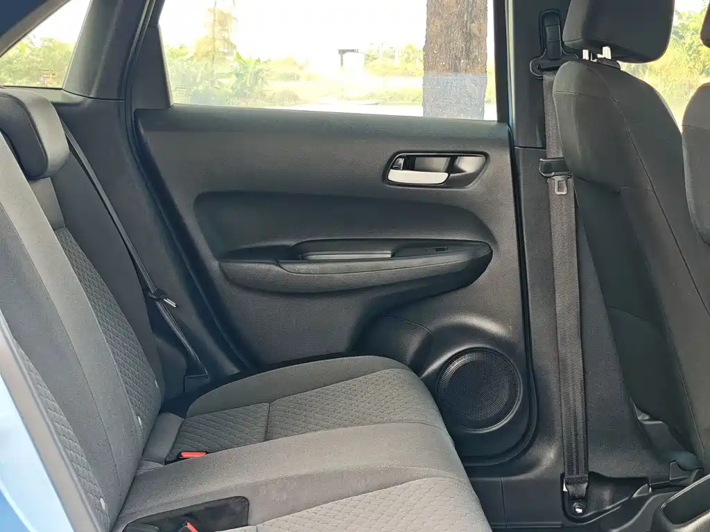 Honda Fit — фото 15