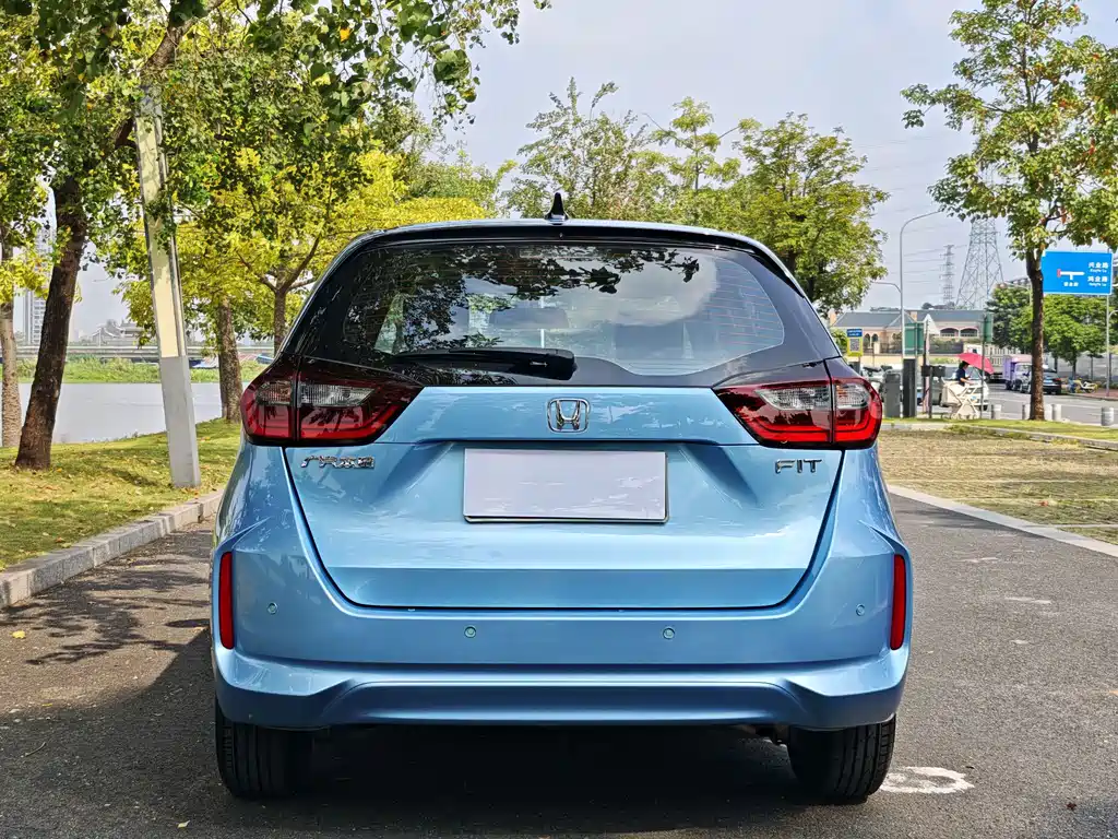 Honda Fit — фото 7