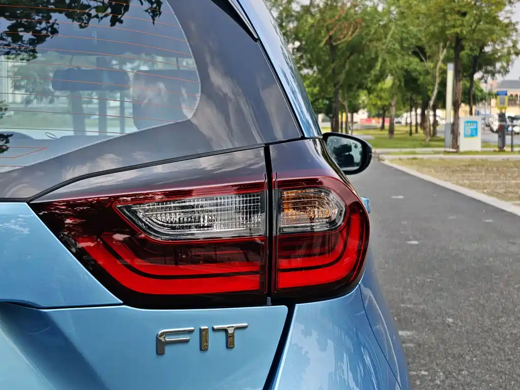 Honda Fit — фото 9