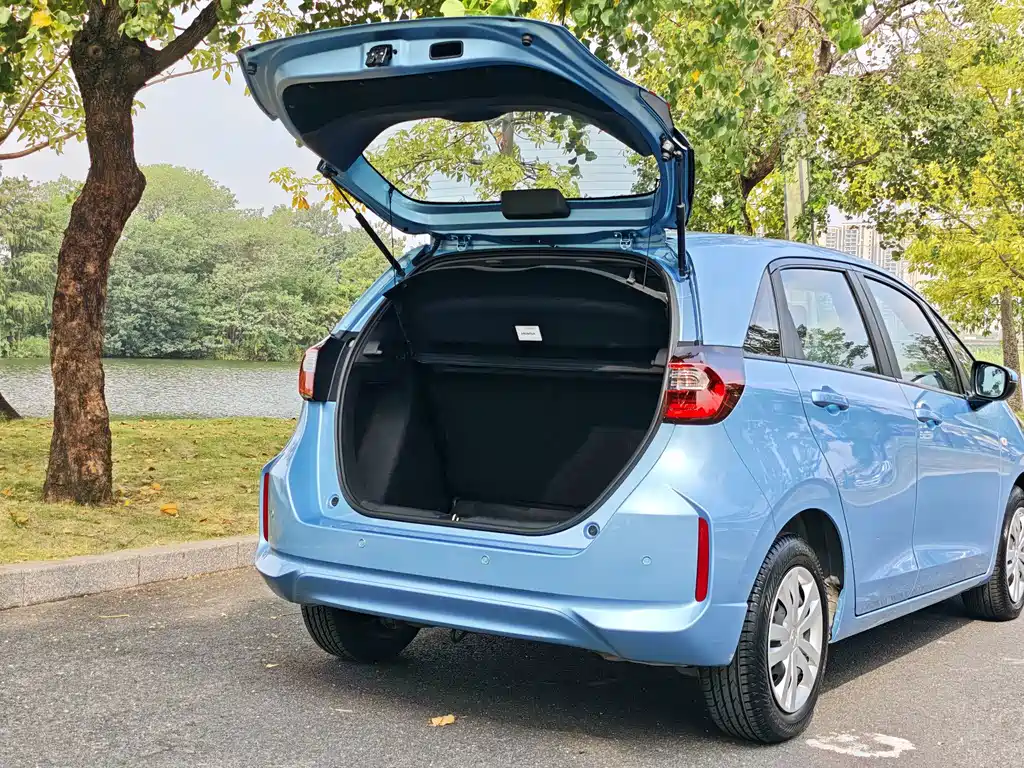 Honda Fit — фото 10