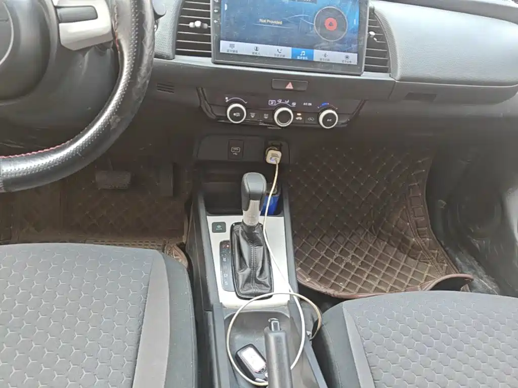 Honda Fit — фото 13