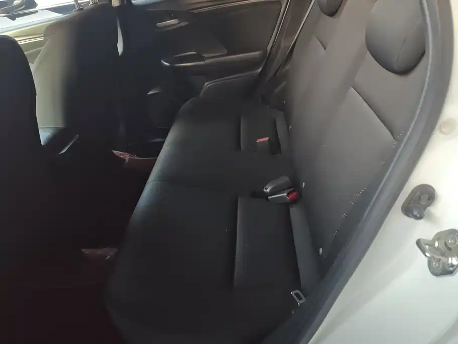 Honda Fit — фото 11