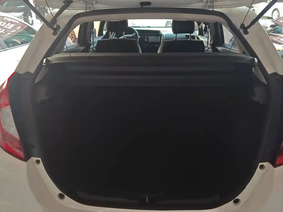 Honda Fit — фото 4