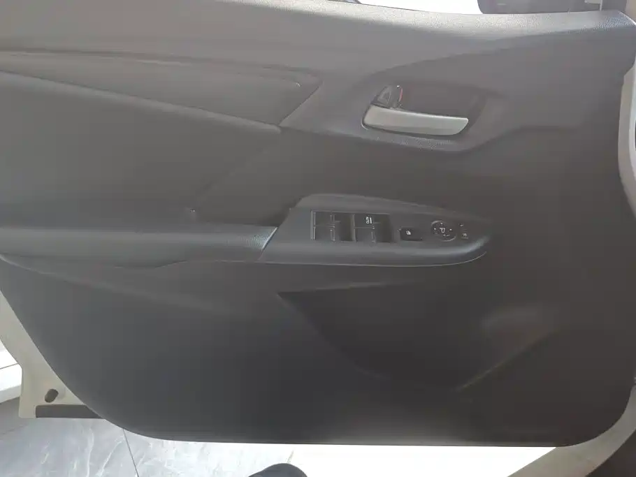 Honda Fit — фото 7