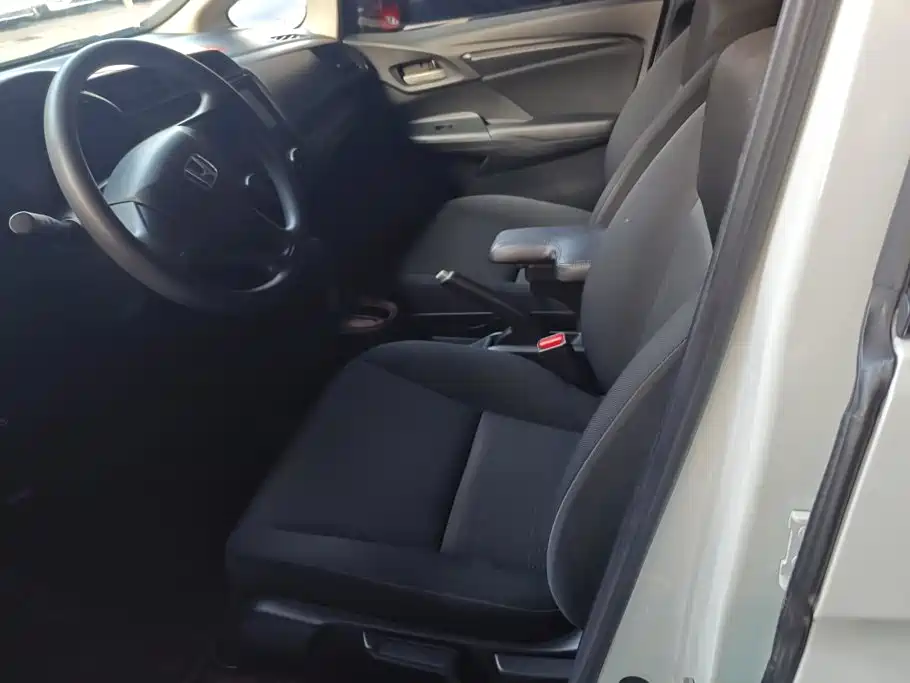 Honda Fit — фото 9