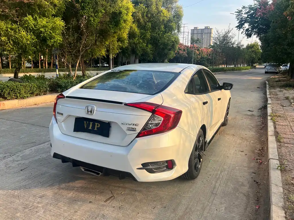 Honda Civic — фото 7