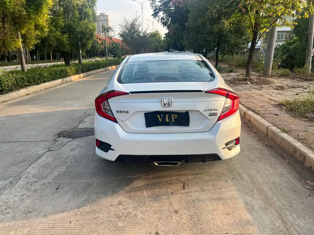 Honda Civic — фото 8