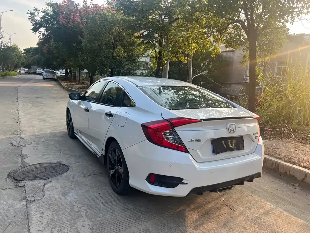 Honda Civic — фото 9