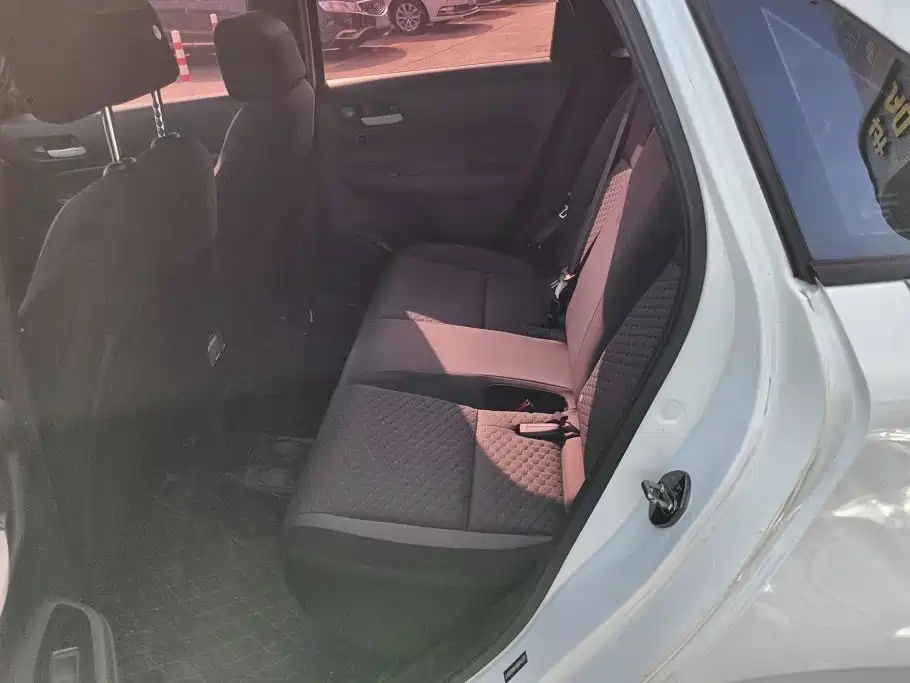 Honda Fit — фото 11