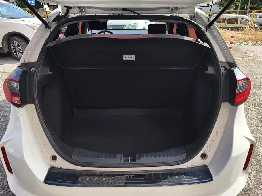 Honda Fit — фото 4