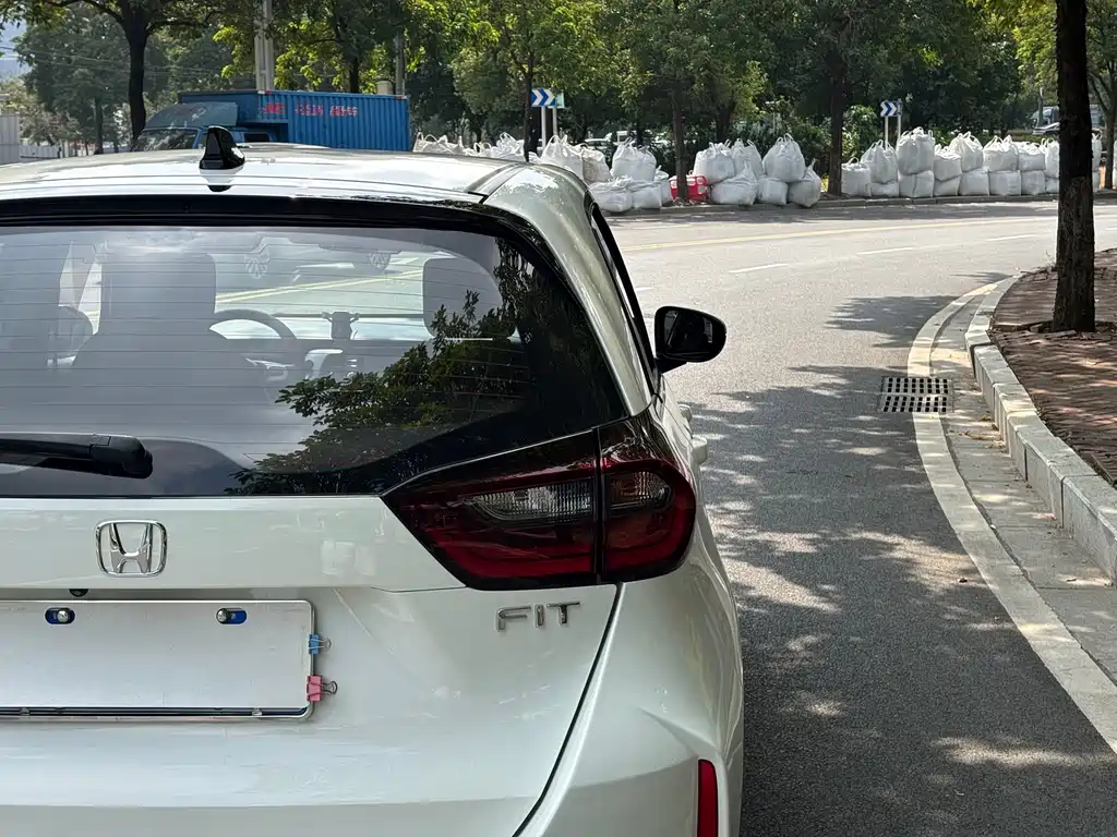Honda Fit — фото 30