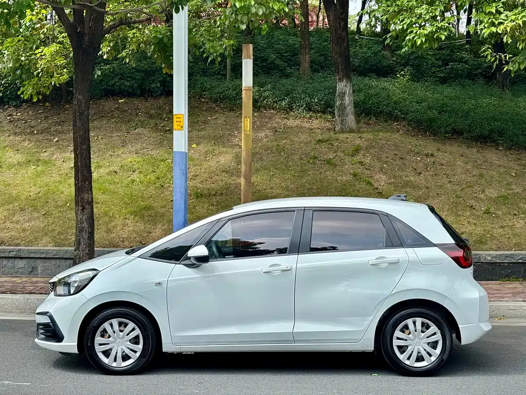 Honda Fit — фото 6