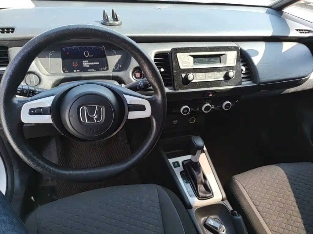 Honda Fit — фото 13
