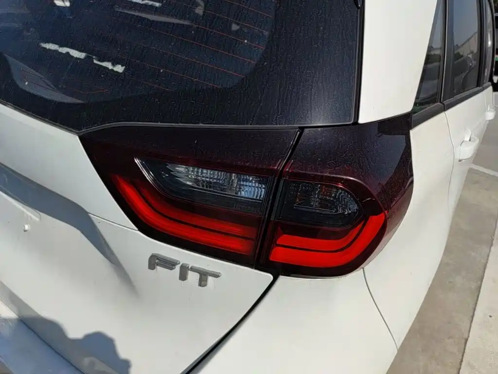 Honda Fit — фото 7