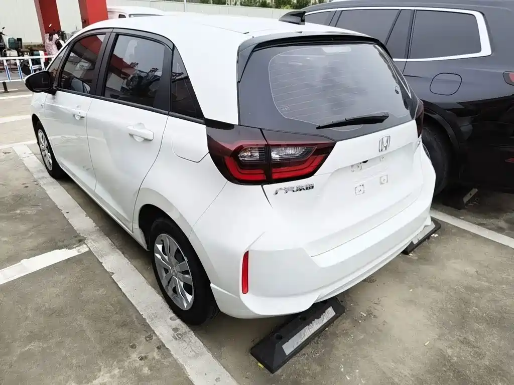 Honda Fit — фото 5