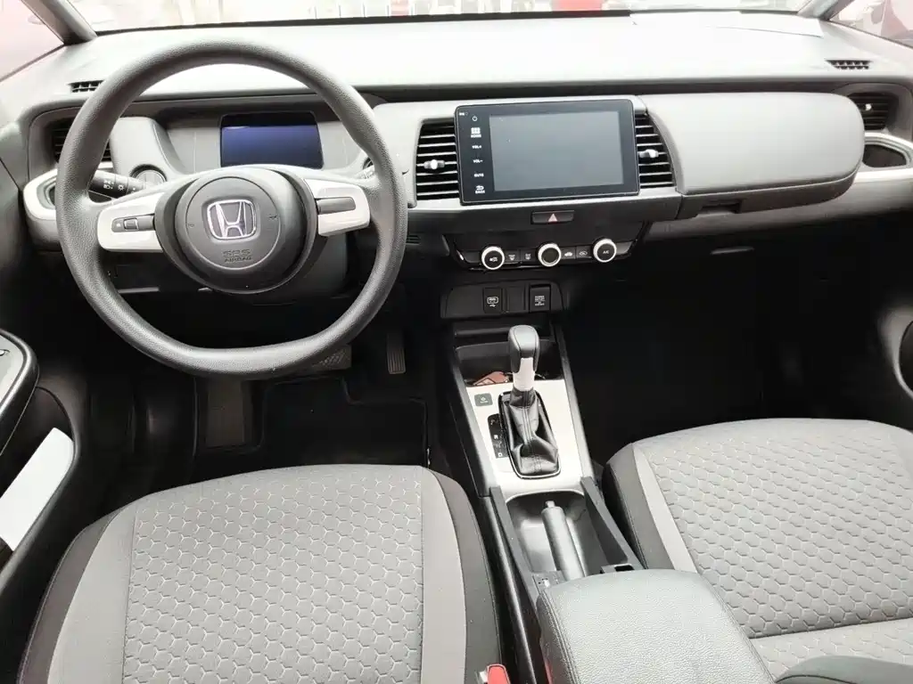 Honda Fit — фото 10