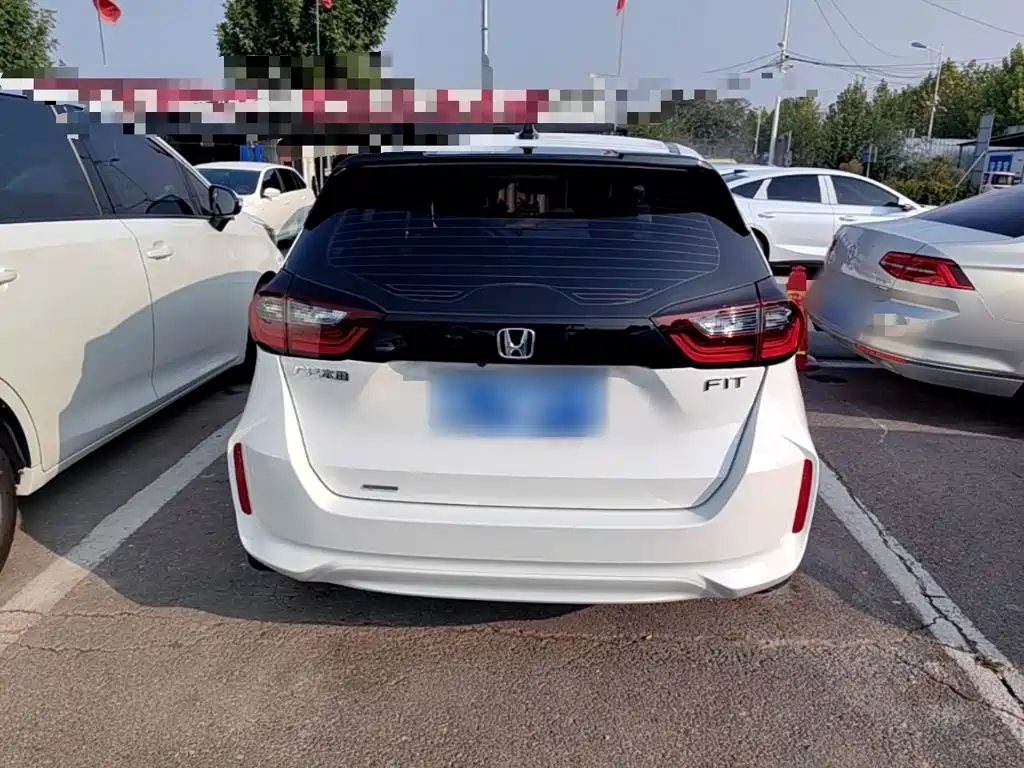 Honda Fit — фото 5
