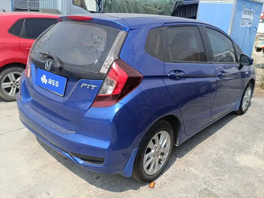 Honda Fit — фото 3
