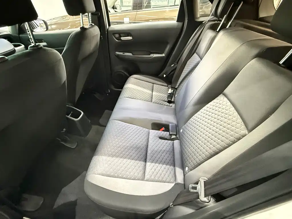 Honda Fit — фото 5