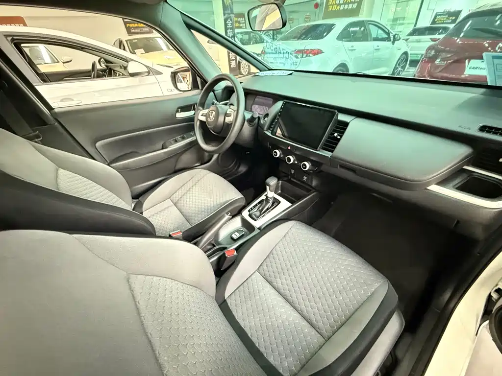 Honda Fit — фото 9