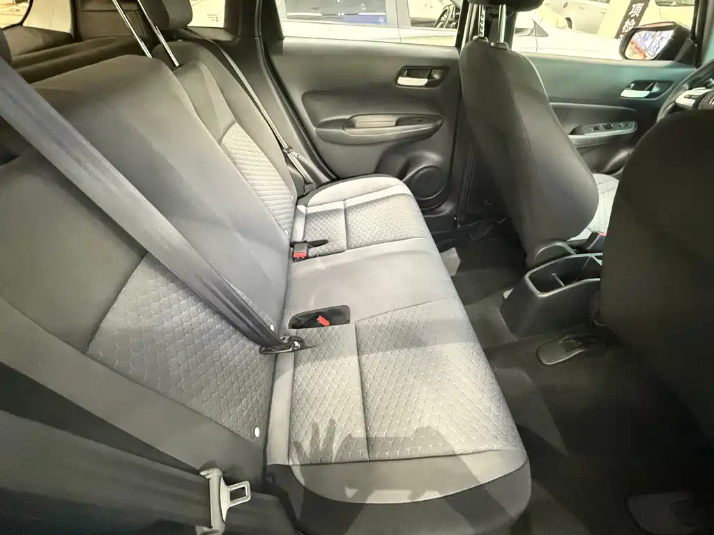 Honda Fit — фото 10
