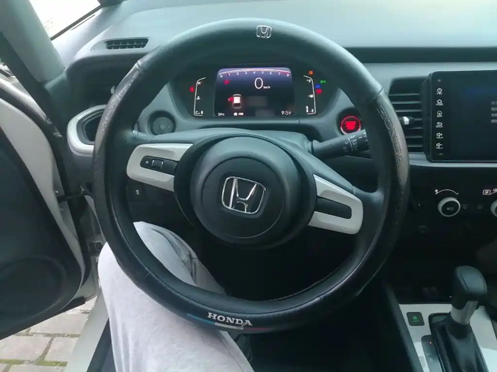 Honda Fit — фото 10