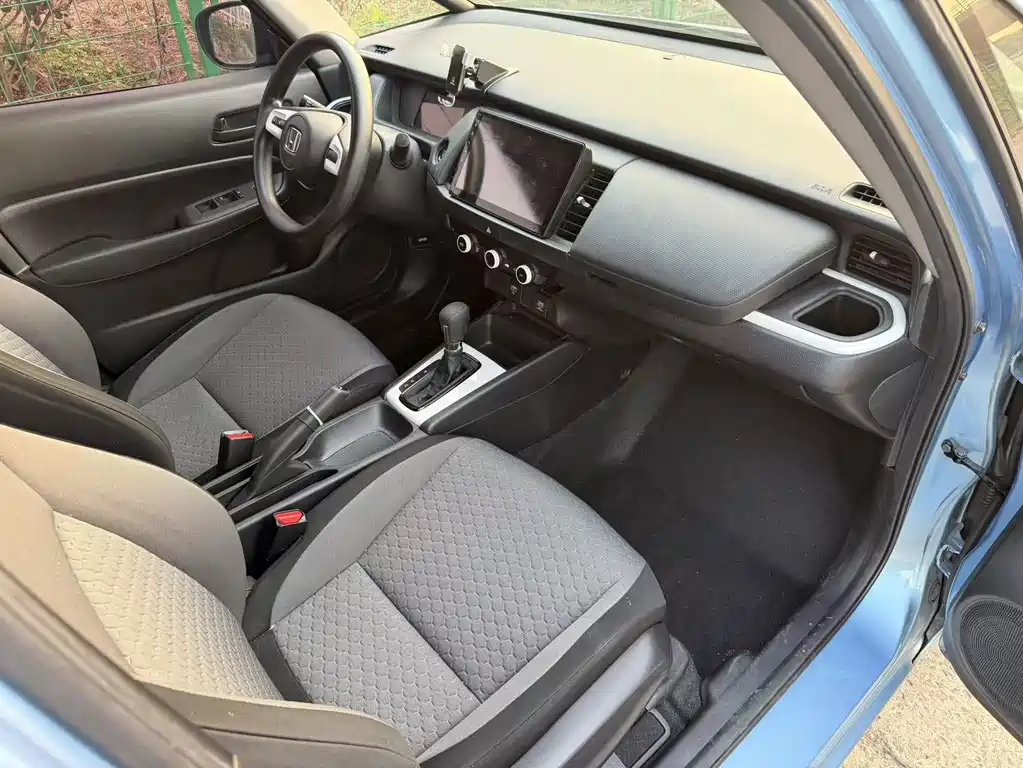 Honda Fit — фото 9