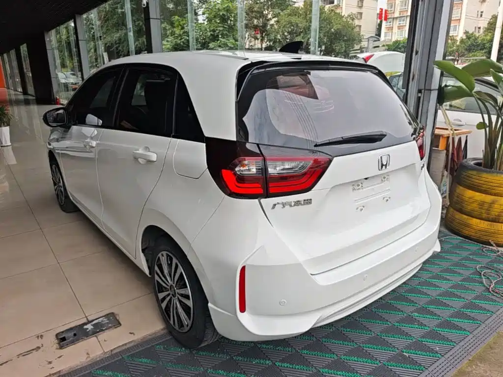 Honda Fit — фото 4