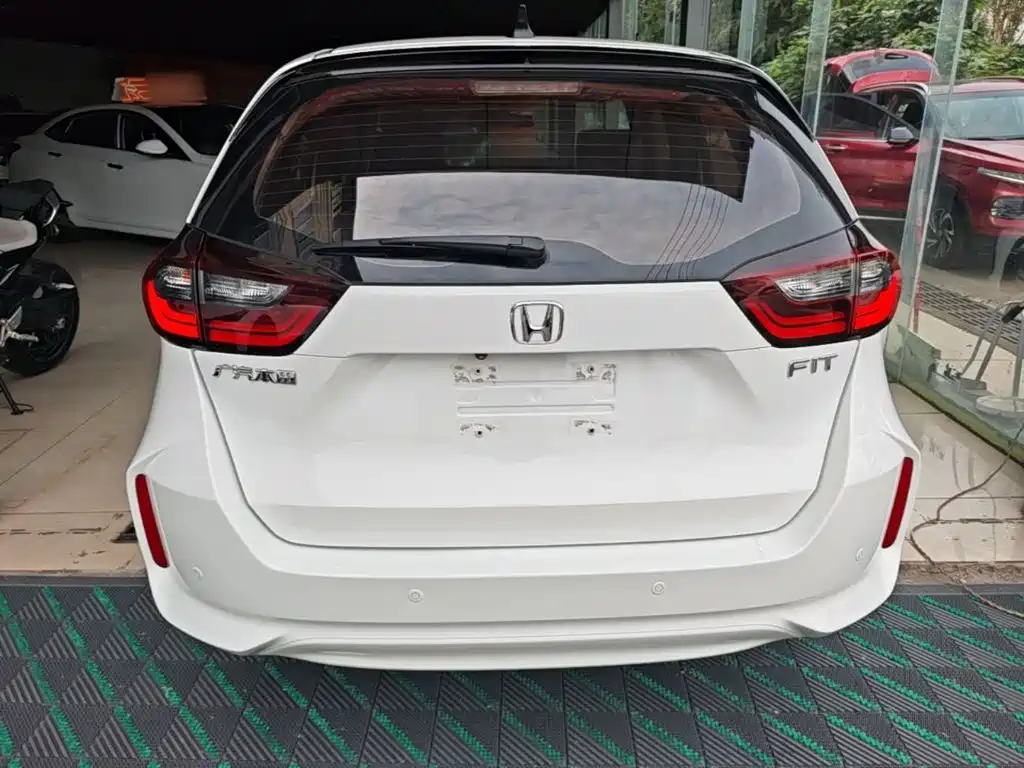 Honda Fit — фото 5