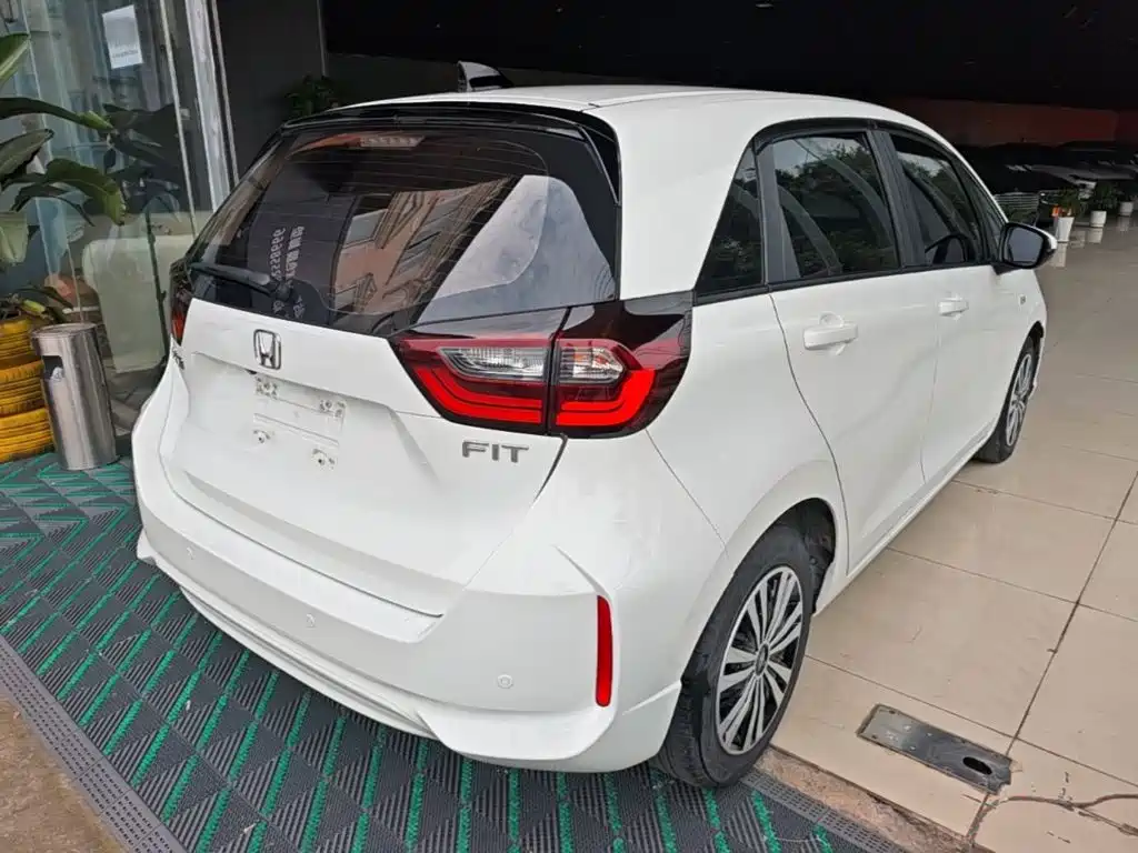 Honda Fit — фото 6
