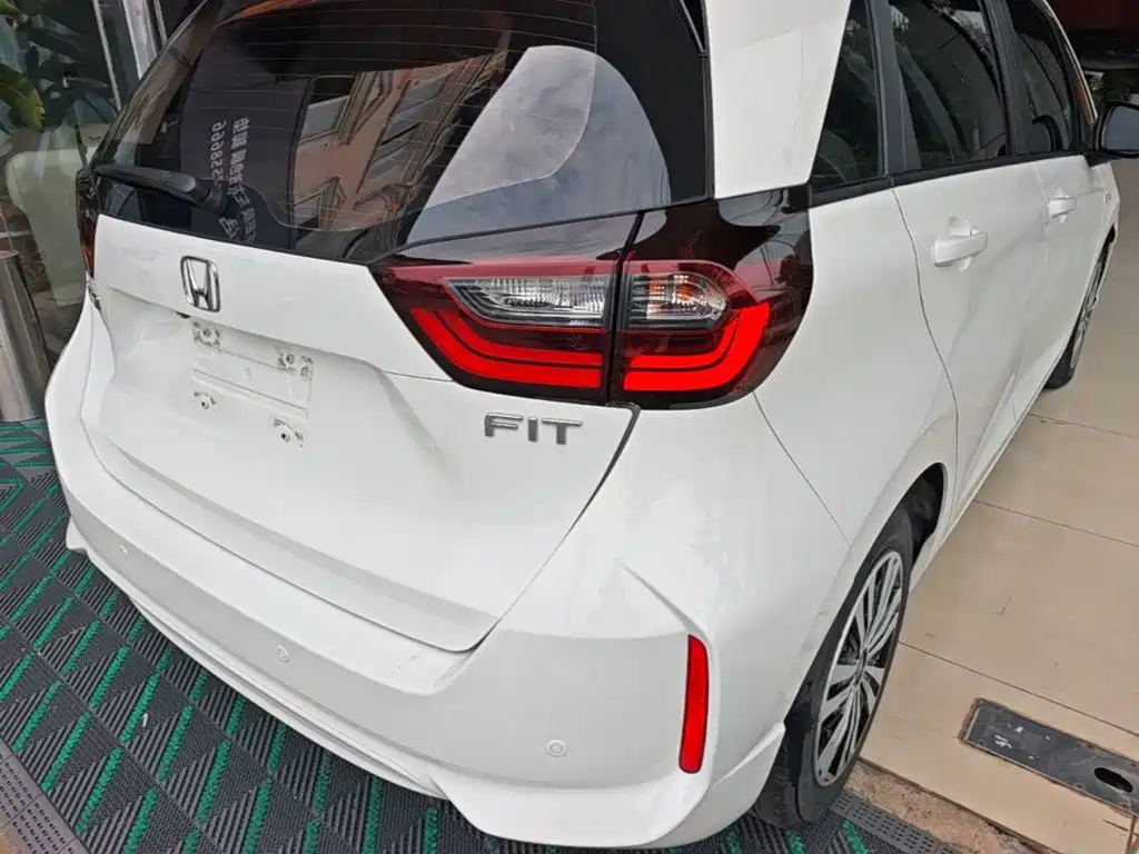 Honda Fit — фото 7