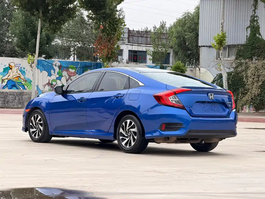 Honda Civic — фото 19