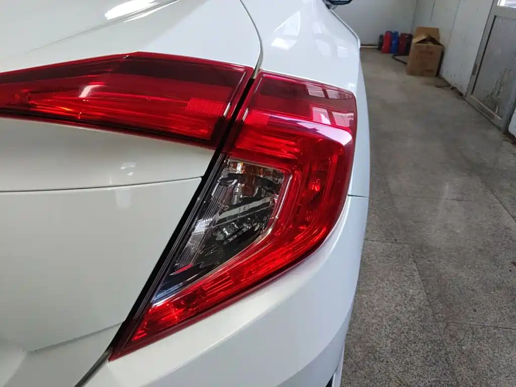 Honda Civic — фото 7