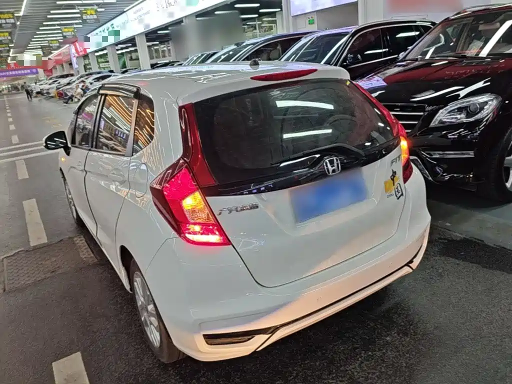 Honda Fit — фото 4
