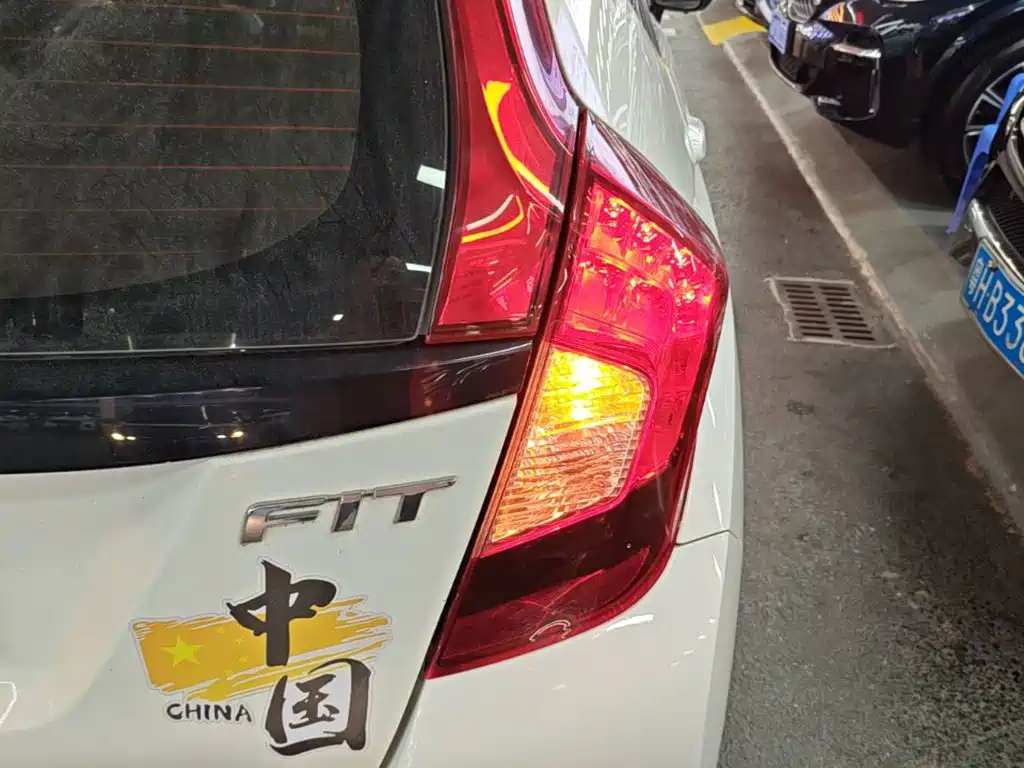Honda Fit — фото 7