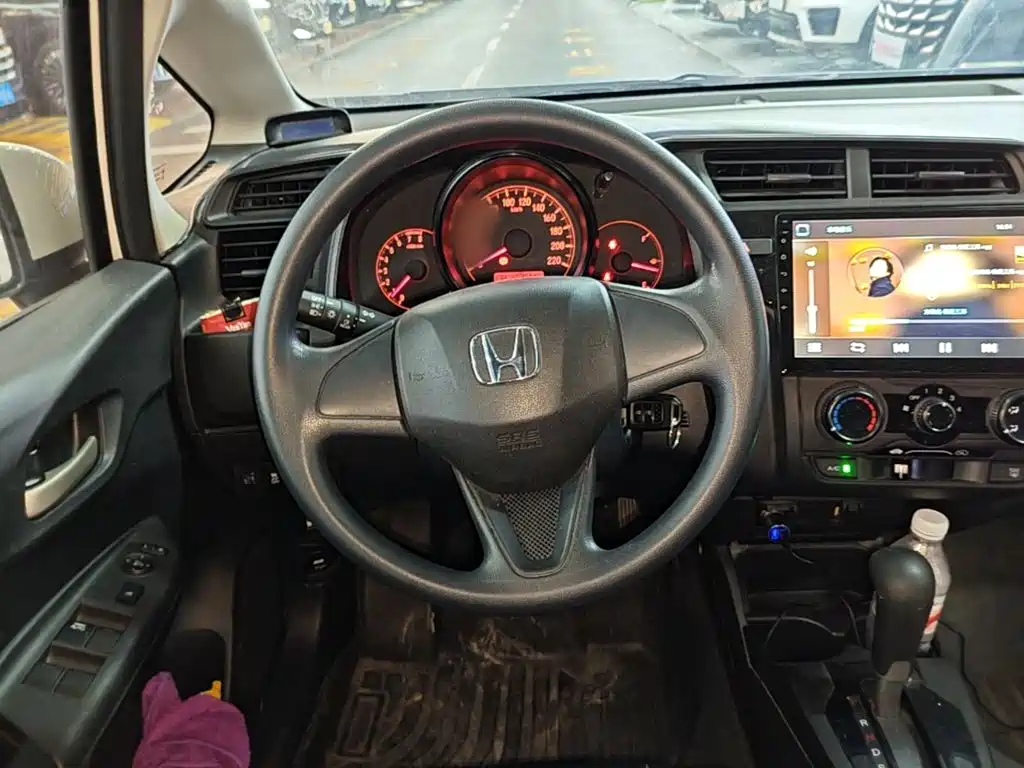 Honda Fit — фото 10