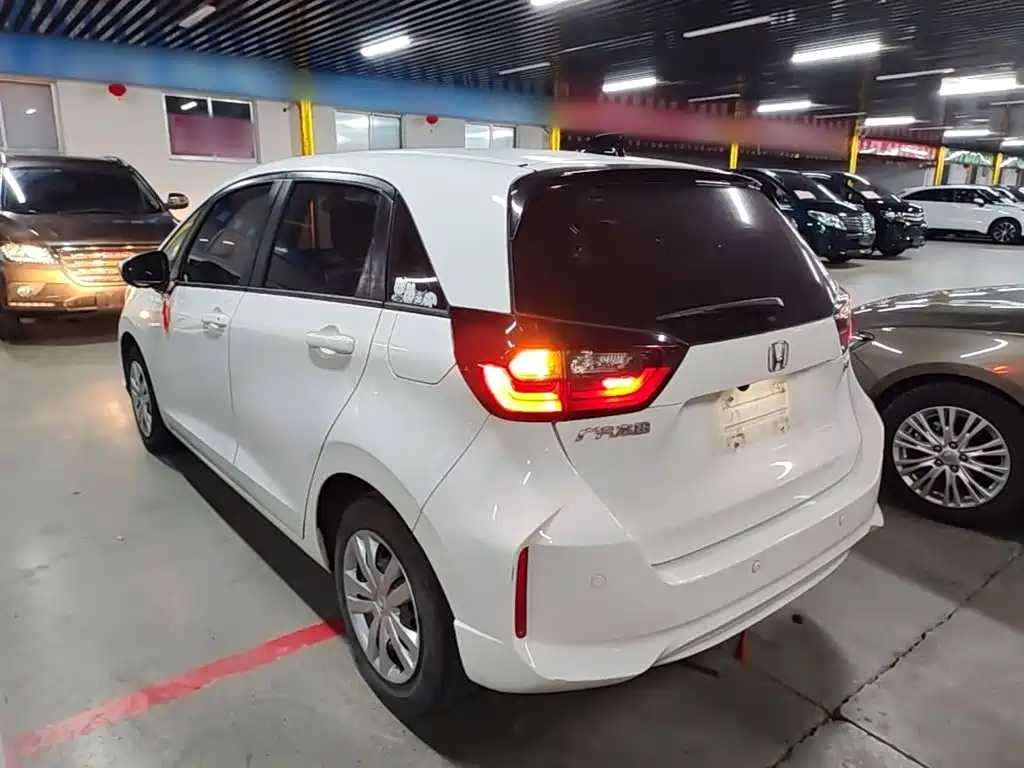 Honda Fit — фото 4