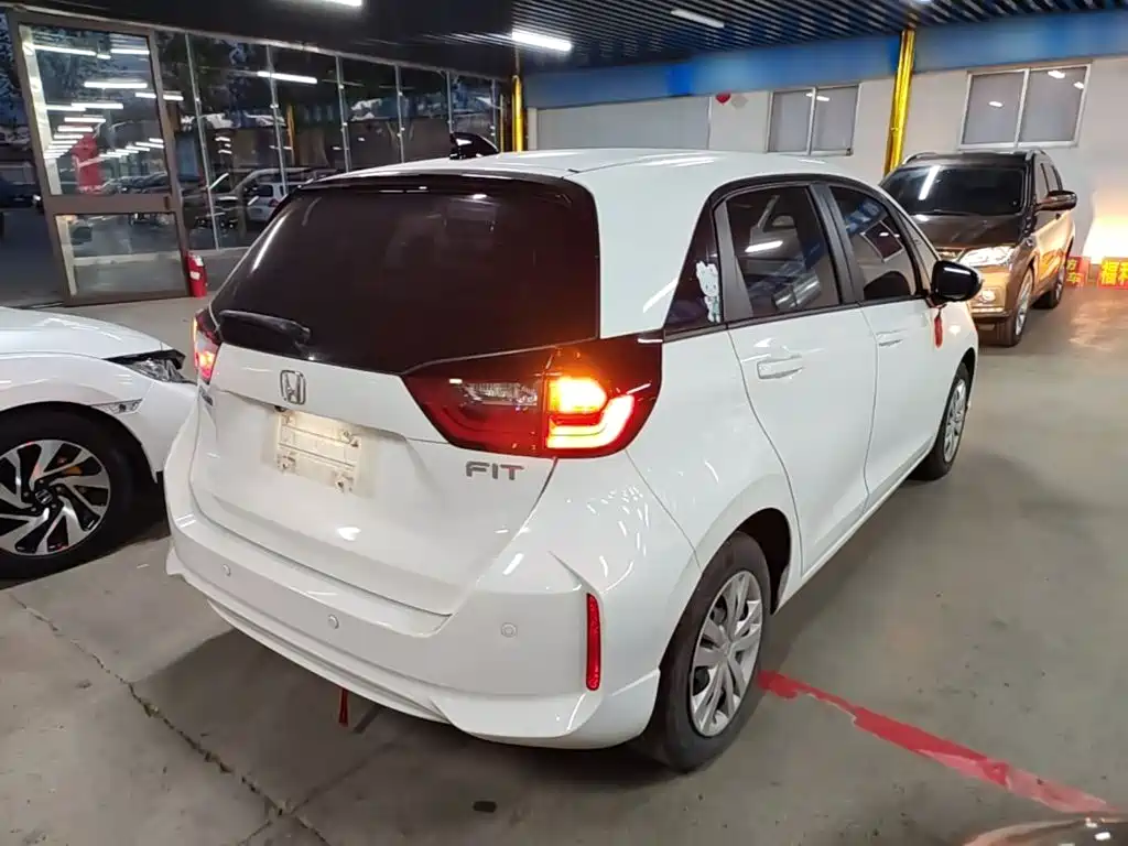 Honda Fit — фото 6