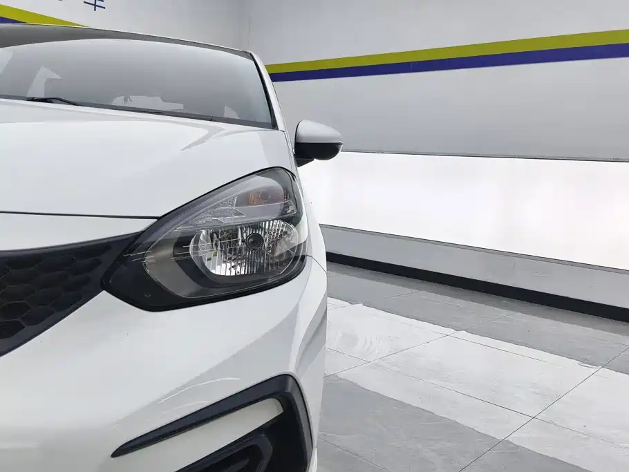 Honda Fit — фото 5