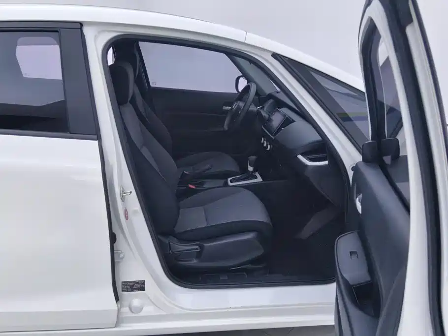 Honda Fit — фото 8